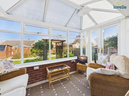 2 bedroom Detached bungalow for sale in Horseshoe Way, Market Rasen, LN8