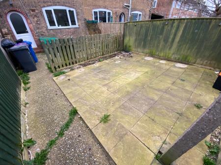 2 bedroom Terraced House to let in Windsmoor Road, Brookenby, LN8