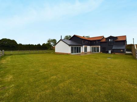 5 bedroom Detached house for sale in Thornton Road, North Owersby, LN8