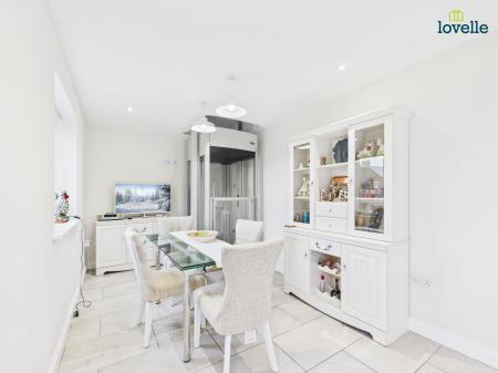 4 bedroom Detached house for sale in Heath Court, Middle Rasen, Market Rasen