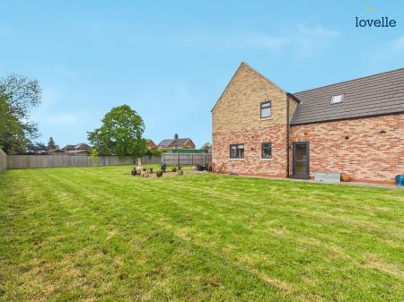 4 bedroom Detached house for sale in Heath Court, Middle Rasen, Market Rasen