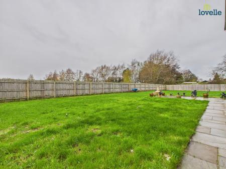 4 bedroom Detached house for sale in Heath Court, Middle Rasen, Market Rasen