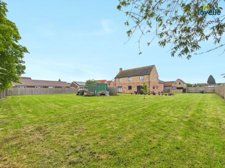 4 bedroom Detached house for sale in Heath Court, Middle Rasen, Market Rasen