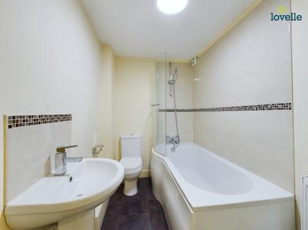 2 bedroom Flat to let in Queen Street, Market Rasen, LN8