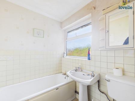 3 bedroom Detached bungalow for sale in North Kelsey Road, Caistor, LN7