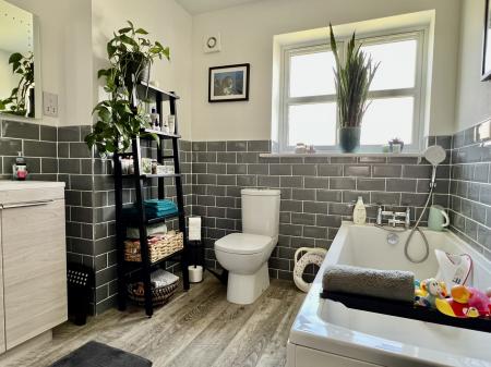 4 bedroom Detached house to let in St Chads Way, Barton-upon-Humber, DN18