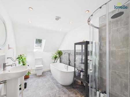 5 bedroom Detached house for sale in Bishop Norton Road, Glentham, LN8