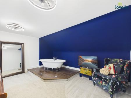 5 bedroom Detached house for sale in Bishop Norton Road, Glentham, LN8