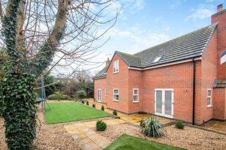 5 bedroom Detached house for sale in Bishop Norton Road, Glentham, LN8