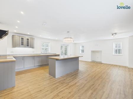 5 bedroom Detached house for sale in Bishop Norton Road, Glentham, LN8
