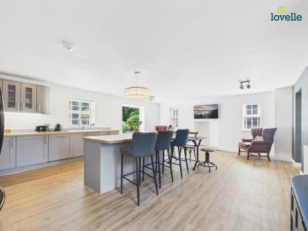 5 bedroom Detached house for sale in Bishop Norton Road, Glentham, LN8