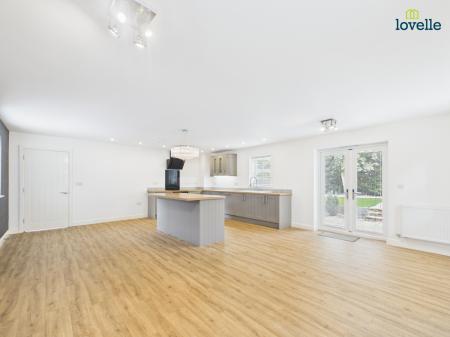 5 bedroom Detached house for sale in Bishop Norton Road, Glentham, LN8