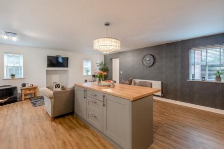 5 bedroom Detached house for sale in Bishop Norton Road, Glentham, LN8