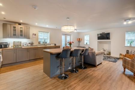 5 bedroom Detached house for sale in Bishop Norton Road, Glentham, LN8