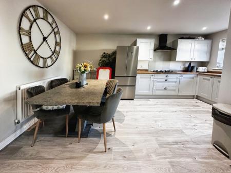 4 bedroom Terraced House for sale in Eastfields, Bishop Norton, LN8