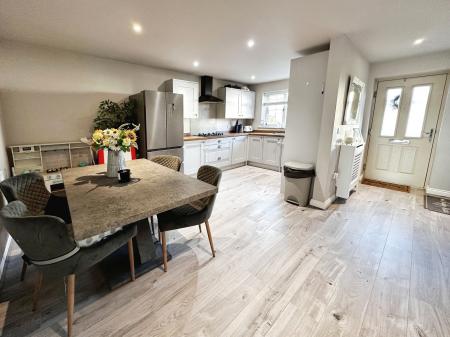4 bedroom Terraced House for sale in Eastfields, Bishop Norton, LN8