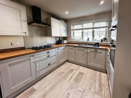 4 bedroom Terraced House for sale in Eastfields, Bishop Norton, LN8