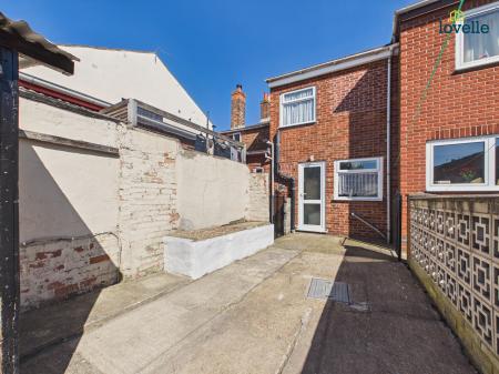 2 bedroom Terraced House for sale in Prospect Place, Market Rasen, LN8