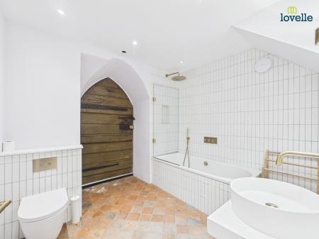 2 bedroom Detached house to let in Church Lane, Market Stainton, LN8