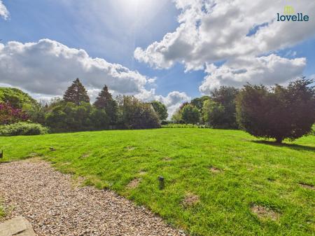 2 bedroom Detached house to let in Church Lane, Market Stainton, LN8