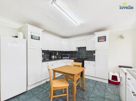 3 bedroom Detached bungalow for sale in Low Road, Osgodby, LN8