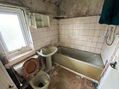 3 bedroom Semi-detached house for sale in Thornton Road, North Owersby, LN8