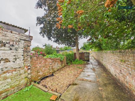 4 bedroom Terraced House for sale in Willingham Road, Market Rasen, LN8