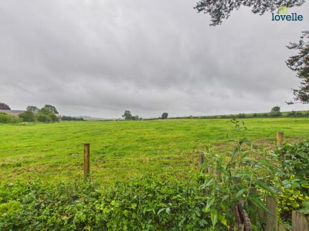 3 bedroom Semi-detached house for sale in Brookfield Close, Stainton le Vale, LN8