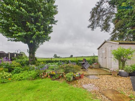 3 bedroom Semi-detached house for sale in Brookfield Close, Stainton le Vale, LN8