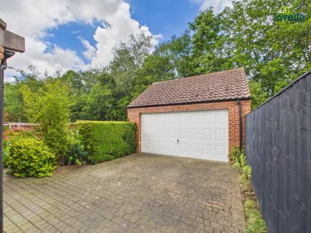 4 bedroom Detached house for sale in Barff Meadows, Glentham, LN8