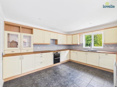 4 bedroom Detached house for sale in Barff Meadows, Glentham, LN8