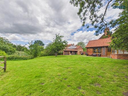 3 bedroom Detached house for sale in North End Lane, South Kelsey, LN7