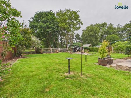 4 bedroom Detached bungalow for sale in Gainsborough Road, Market Rasen, LN8