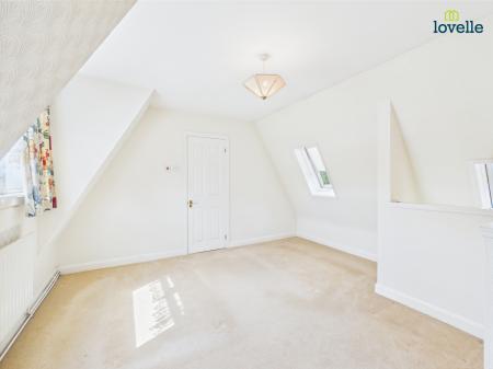 4 bedroom Detached bungalow for sale in Gainsborough Road, Market Rasen, LN8