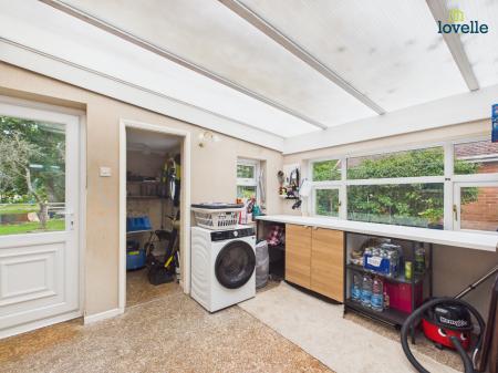 4 bedroom Detached bungalow for sale in Gainsborough Road, Market Rasen, LN8
