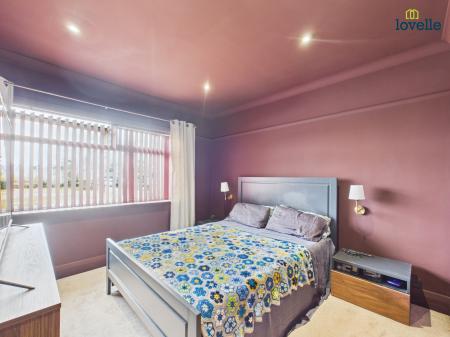 4 bedroom Detached bungalow for sale in Gainsborough Road, Market Rasen, LN8