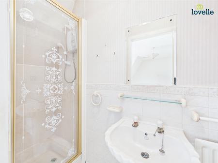 4 bedroom Detached bungalow for sale in Gainsborough Road, Market Rasen, LN8