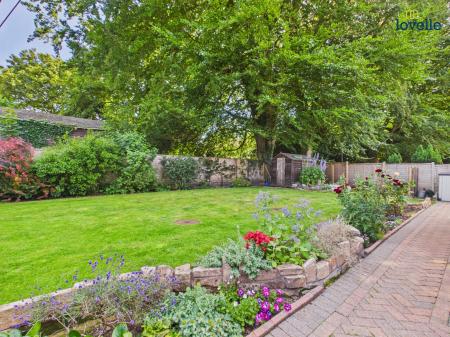 3 bedroom Detached bungalow for sale in Rectory Close, Binbrook, LN8