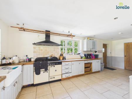 4 bedroom Detached house for sale in Dell Cottage, Buslingthorpe, LN3