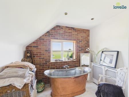 4 bedroom Detached house for sale in Dell Cottage, Buslingthorpe, LN3