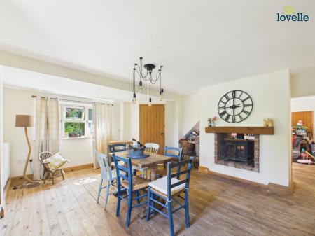 4 bedroom Detached house for sale in Dell Cottage, Buslingthorpe, LN3