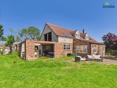 4 bedroom Detached house for sale in Dell Cottage, Buslingthorpe, LN3