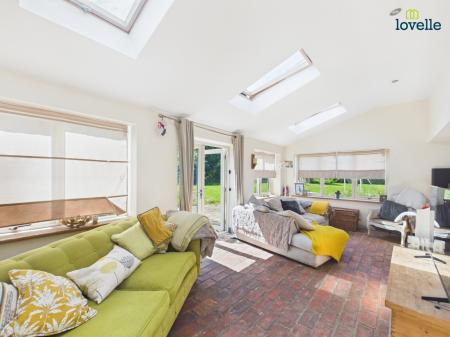 4 bedroom Detached house for sale in Dell Cottage, Buslingthorpe, LN3
