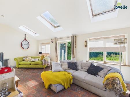4 bedroom Detached house for sale in Dell Cottage, Buslingthorpe, LN3