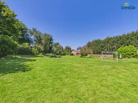 4 bedroom Detached house for sale in Dell Cottage, Buslingthorpe, LN3