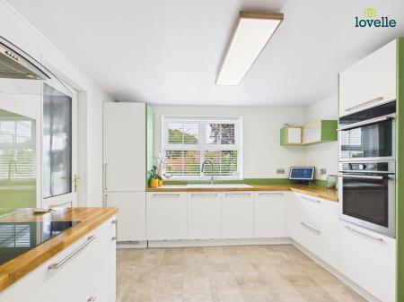 3 bedroom Detached house for sale in Salisbury Avenue, Brookenby, LN8
