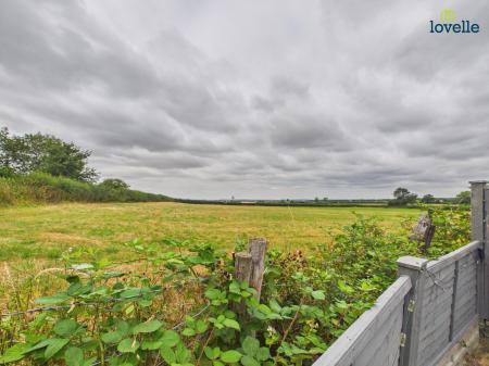 5 bedroom Detached house for sale in Church Farm Road, South Kelsey, LN7