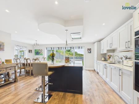 5 bedroom Detached house for sale in Church Farm Road, South Kelsey, LN7