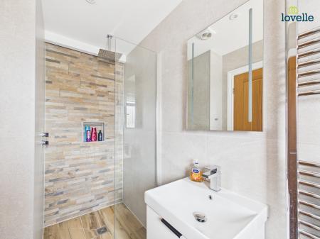 5 bedroom Detached house for sale in Church Farm Road, South Kelsey, LN7