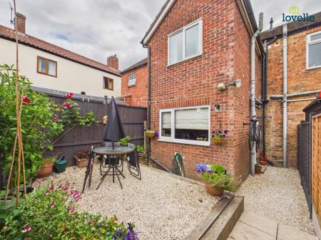 2 bedroom Terraced House for sale in High Street, Caistor, LN7